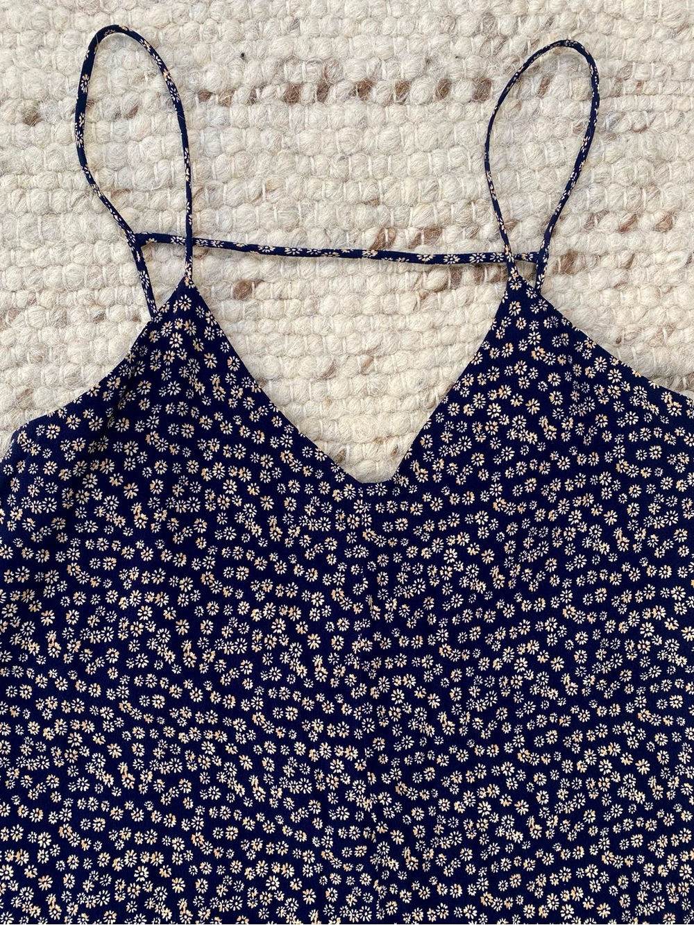 Mango NWOT Navy Daisy Floral V-Back Romper, Size XS - Picture 4 of 10